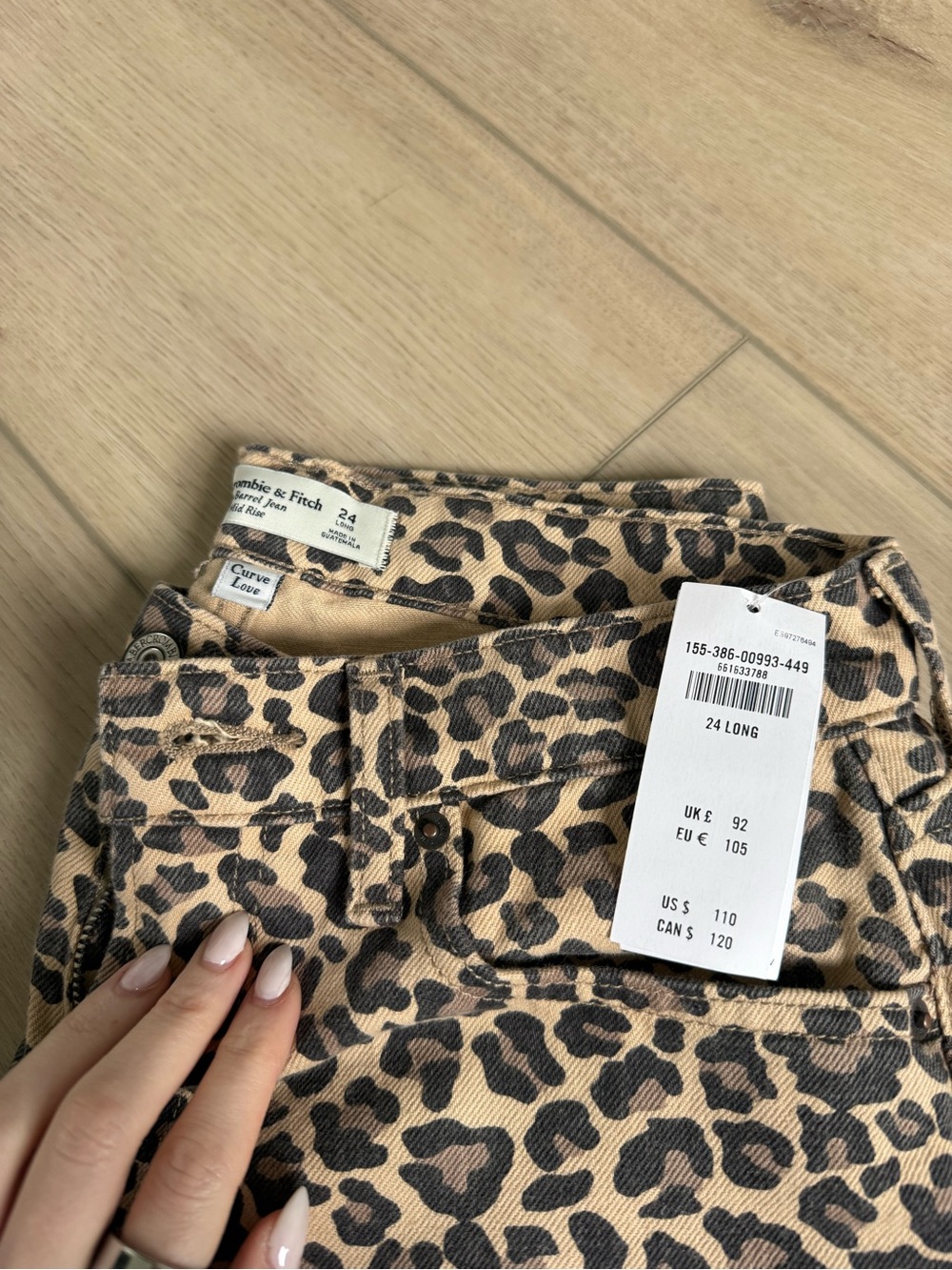 Abercrombie & Fitch Curve Love Leopard Barrel Jean - Picture 2 of 2